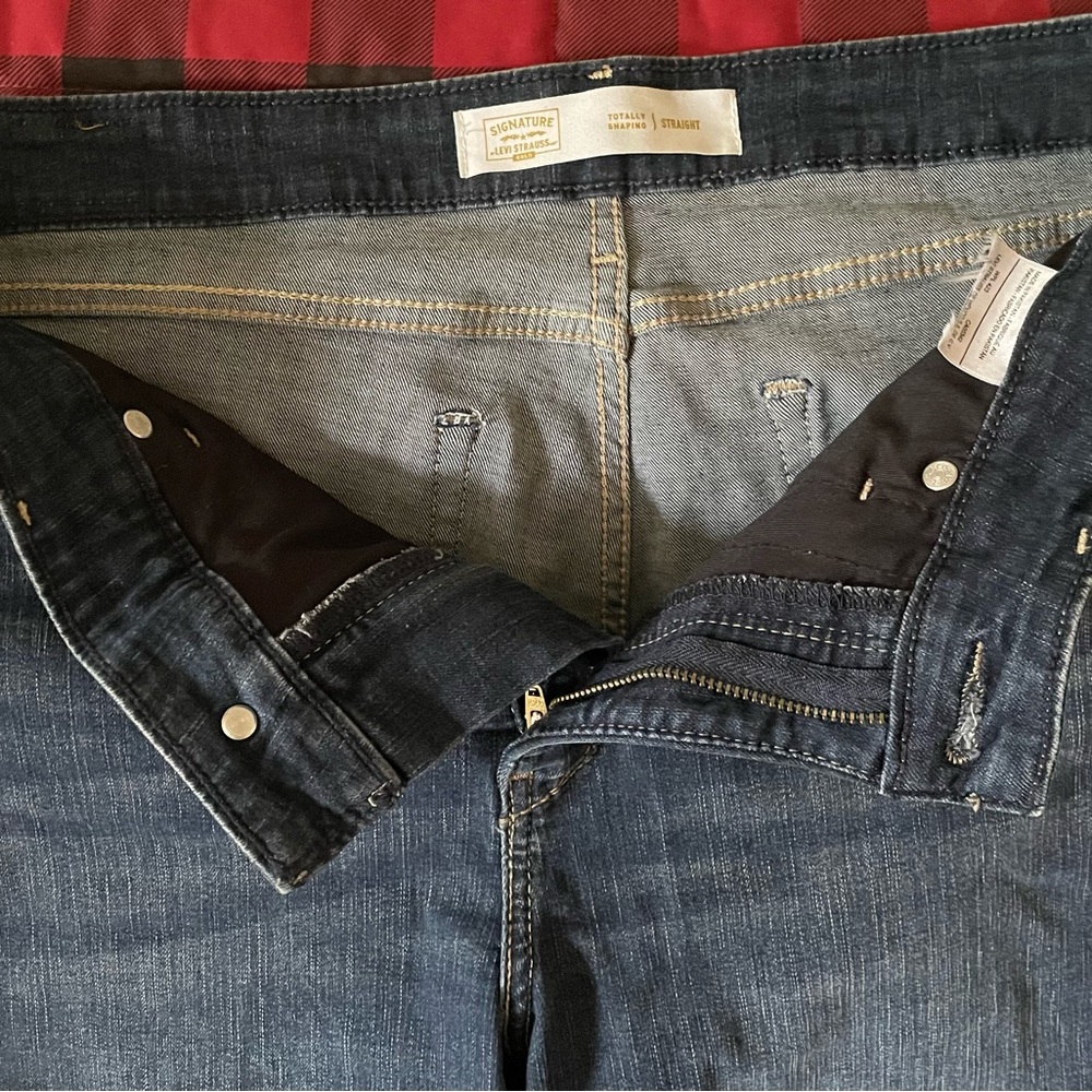 Ladies jeans.